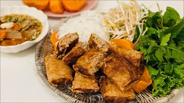 Bún Chả Pháo & Nem Cua Bể - 23 Vũ Thạnh