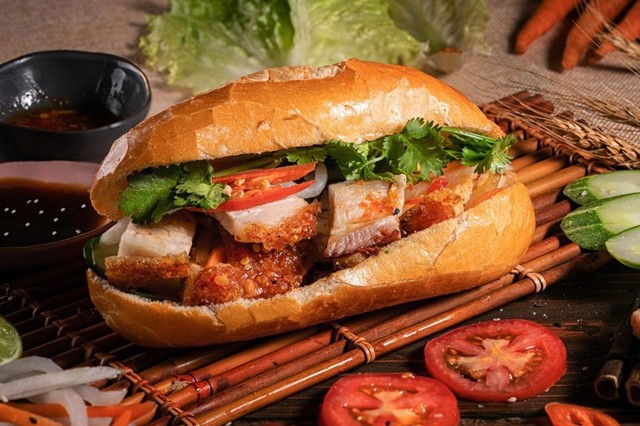 Bánh Mì Heo Quay Ule - Trần Bình Trọng