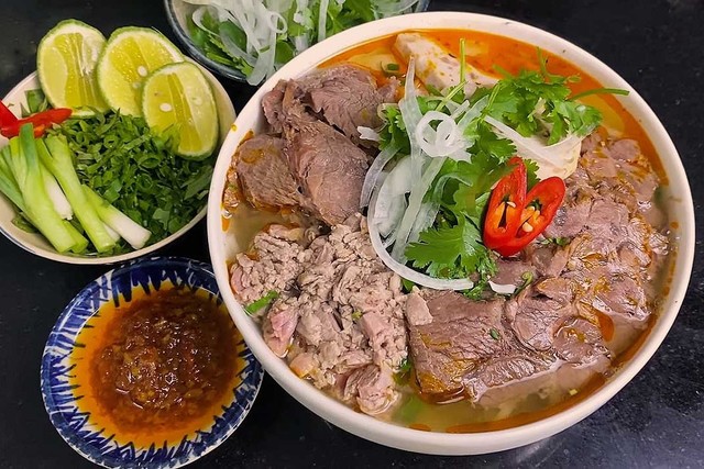 Bún Bò & Sinh Tố 546 - Nguyễn Thái Sơn