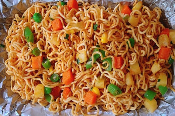 Mì Trộn & Bánh Đa - Cú Đêm