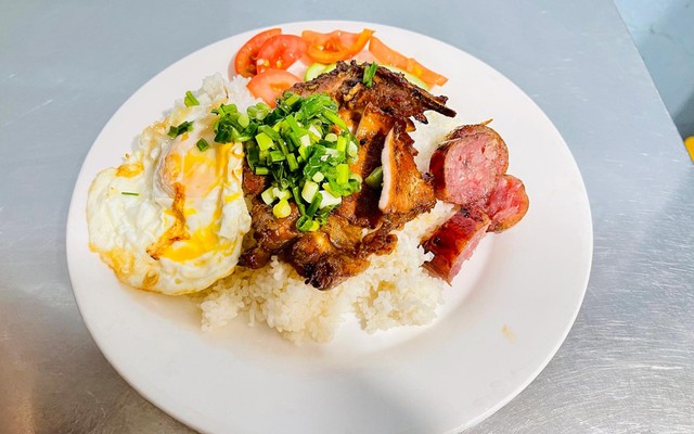 Cơm Tấm Đêm Minh 607 - Nguyễn Văn Lượng