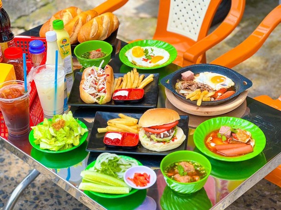 Bánh Mì Xíu Mại & Hamburger Ba Phương - Nguyễn Ái Quốc