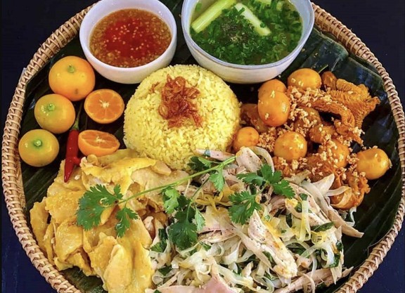 Cơm Gà, Cháo Gỏi & Miến Gà Đất Quảng Quán - Bùi Đình Tuý