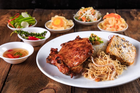 Ham Cơm Tấm Đêm - Cơm Tấm Sườn Nướng - CC Green Hills