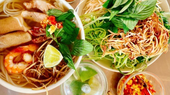 Bún Riêu & Bún Nước Lèo Sóc Trăng Chế Ba - Trần Chiên