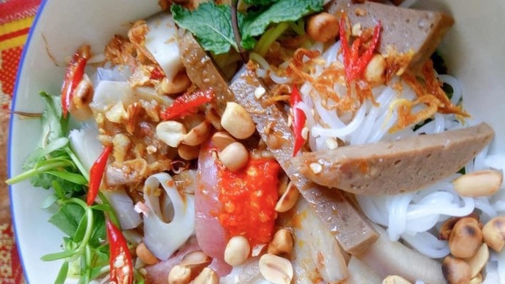 Bún Bò Huế Hà Tiên - Nguyễn Văn Cừ