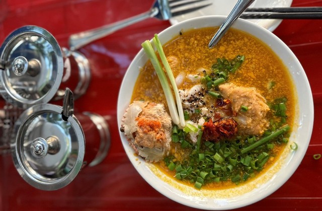 Bánh Canh Cua Rời Huế - Việt Cố Đô - 183 Đống Đa