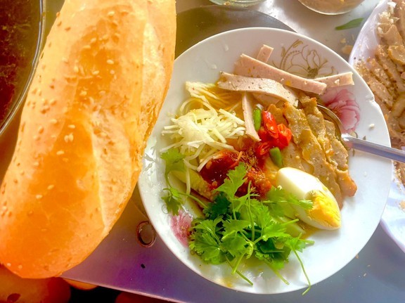 Bánh Mì Chấm Cô Hạnh 34 Đô Đốc Bảo