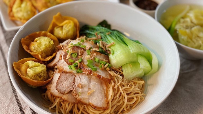 Mì Hoành Thánh Gia Truyền Dương Hạ Vy - Phan Huy Ích
