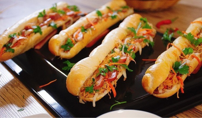 Bánh Mì Que Tứ Hải - Nguyễn Du