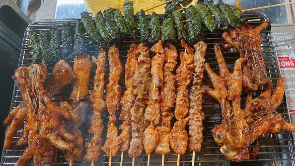Tiệm Chân Gà Nướng - Đồ Nướng & Thịt Xiên