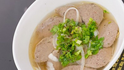 Phở Fong - Trần Khắc Chân