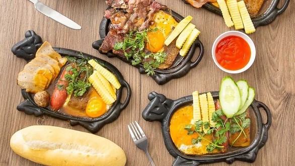 Bánh Mì Quốc Dân - Bánh Mì Chảo, Bittet & Xôi - Sài Đồng