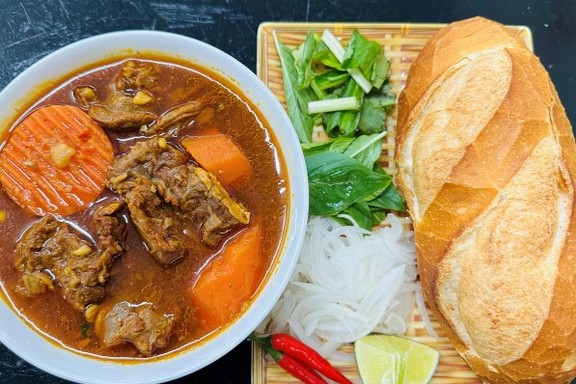 Bánh Mì Tô - Bò Kho & Xíu Mại & Lagu Gà - Tân Vĩnh