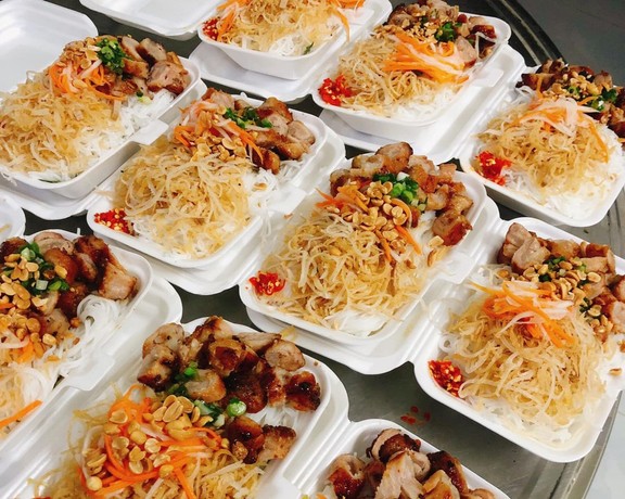 Bún Thịt Nướng & Bánh Hỏi Thái Thuận