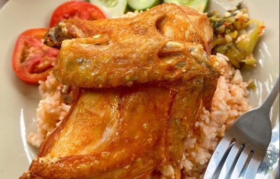 Cơm Gà Xối Mỡ - Bo Bo