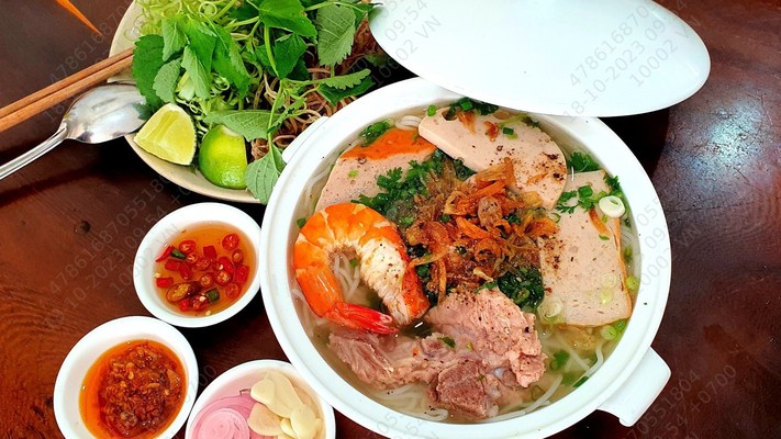 Thố Việt - Bún Bò, Bún Mọc & Nem Nướng - Nguyễn Duy Trinh