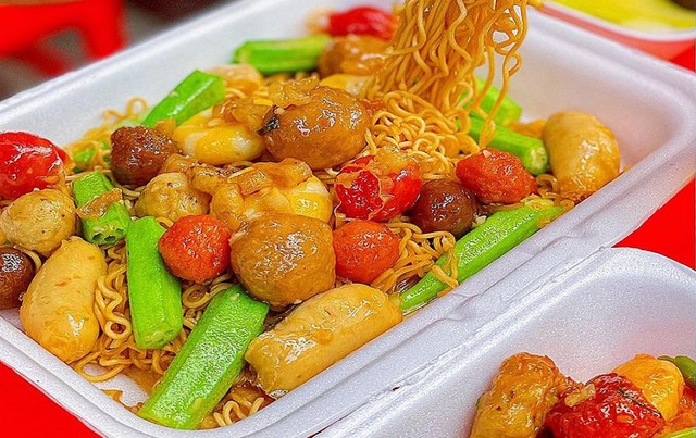 Ăn Vặt MicTin - Mì Trộn Cay & Chân Gà Sốt Thái