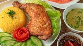 Cơm Gà Xối Mỡ Trúc Linh - Lái Thiêu 17