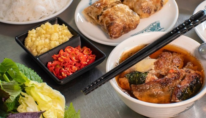 Bún Chả Nướng Bà Vị - Sốt Vang & Bánh Mì - 343 Lê Duẩn