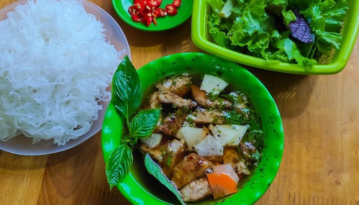 Hải Phòng Quán - Bún Chả, Gà Tần & Bún Riêu