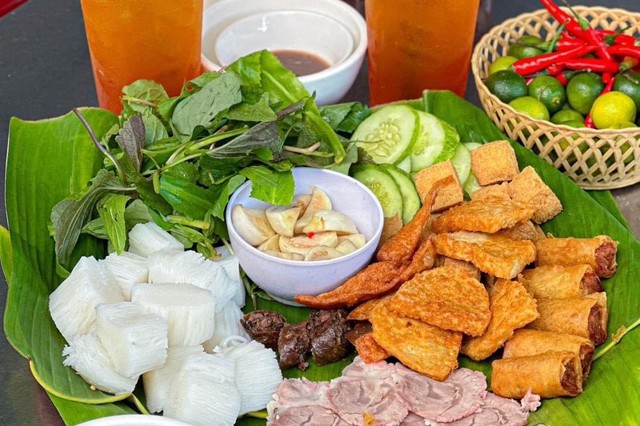 Bún Đậu Ông Nghĩa & Cháo Lòng Bắc Hải - Khu Phố 9