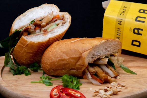 Bánh Mì Chay DANA - Kha Vạn Cân