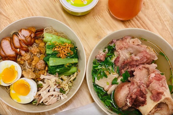 TRÒN QUÁN - Mì Nui Xào Bò - Chợ Gấu