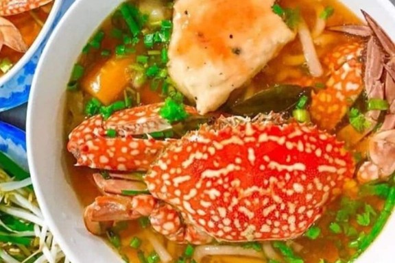 Cô Tư Hủ Tiếu Bình Dân