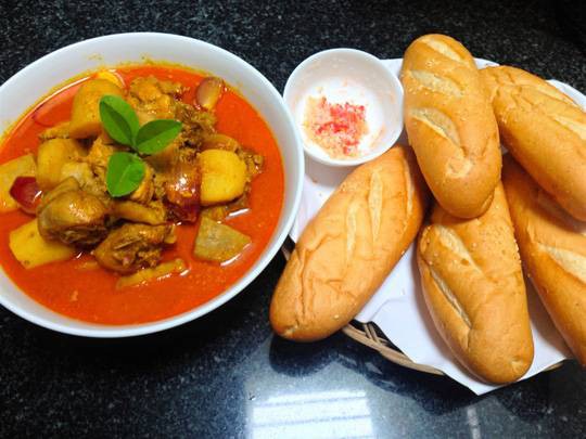 Cà Ri Chú Đen - Đường Số 10