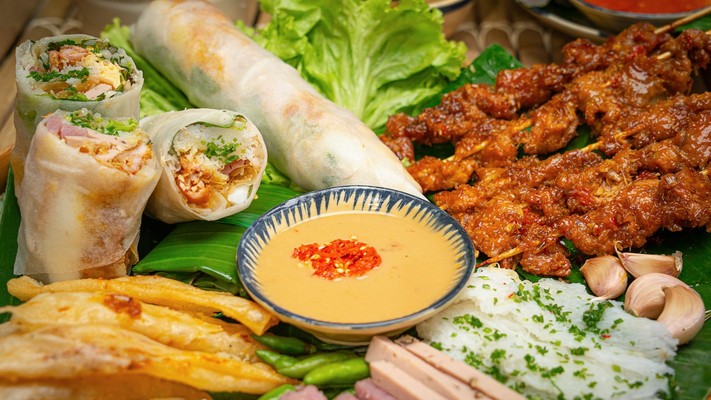 Hà La Cà - Bánh Mì Bình Định & Bánh Cuốn Tây Sơn - Huỳnh Khương Ninh