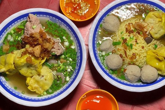 Hủ Tiếu Mì A Tín - Hủ Tiếu Mì & Bún Riêu