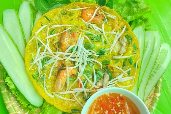 BÁNH XÈO MIỀN TRUNG - CHÚ BỐN BÌNH DƯƠNG