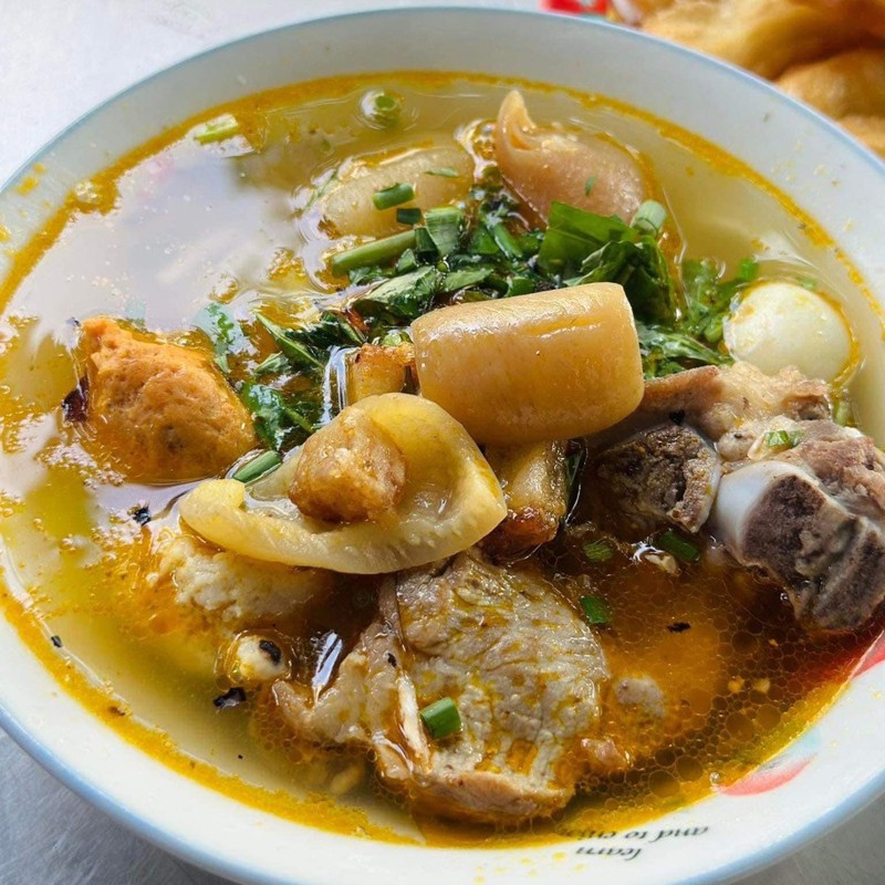 Bánh Canh Ông Đạt - Đàm Văn Lễ ở Quận Cẩm Lệ, Đà Nẵng | Video | Foody.vn