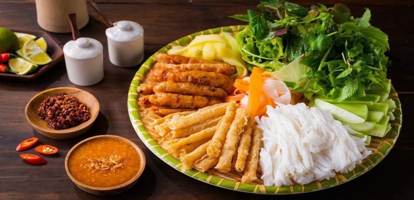 Nem Nướng Nha Trang Bà Lang - Bánh Mì Chảo & Bò Né - 162 Trần Văn Ơn