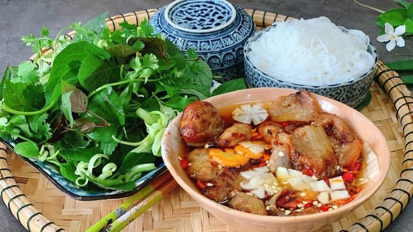 Bún Chả Hoàn Nhung - Triệu Quốc Đạt