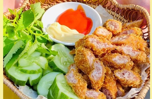 Tiệm Chân Gà Sốt Thái - Nem Chua Rán Hn