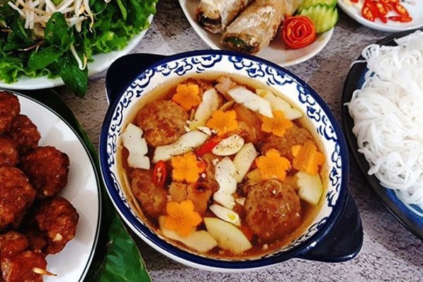 Bún Chả Hà Nội, Bánh Ướt & Bánh Cuốn - Hoàng Gia Quán