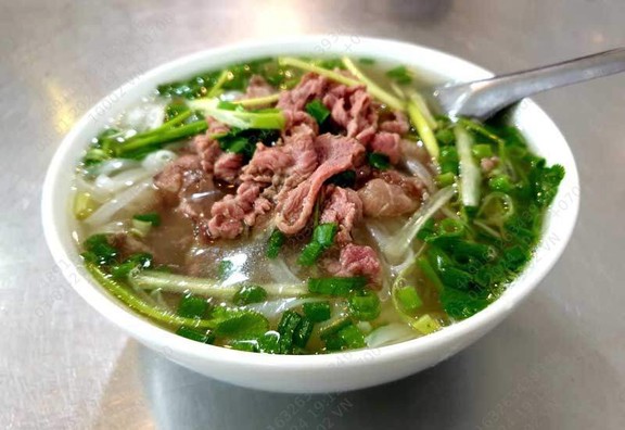 Phở, Bò & Sốt Vang - 273 Chiến Thắng