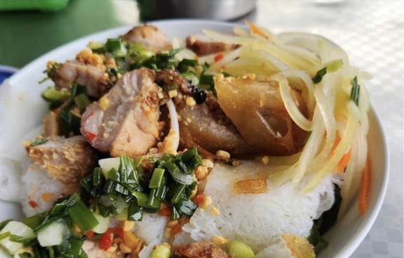 Bún Thịt Nướng - Chị Huệ