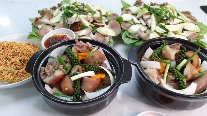 Phở Bò Tơ - Phở Trâu Tươi - Lẩu Đuôi Bò Hầm Thuốc Bắc - 53 Hạc Thành