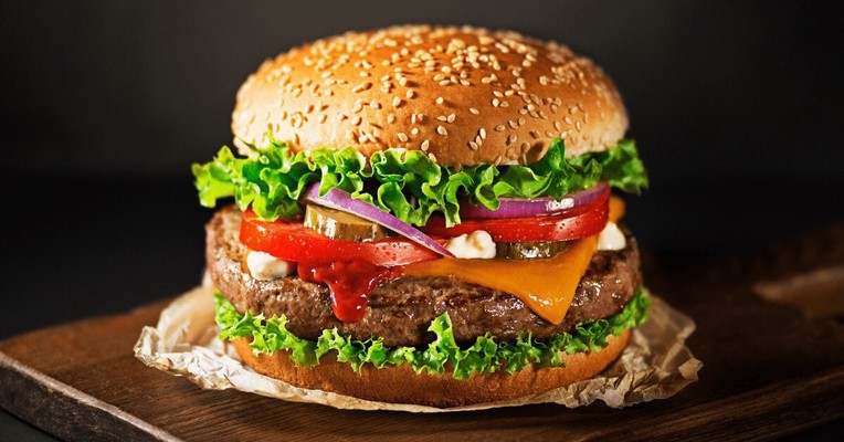 Heo Con - Cơm Trộn, Cơm Gà Sốt, Gà Rán & Hamburger - Nguyễn Du