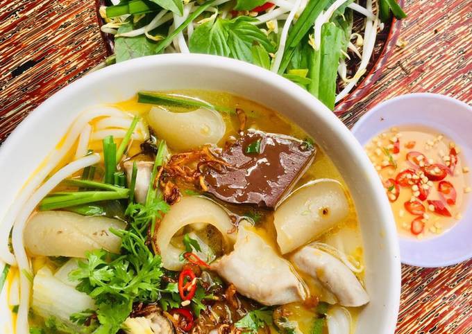 Bánh Canh Chả Cá Da Heo - Tăng Bạt Hổ