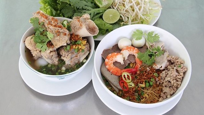 Quán Hủ Tíu Nam Vang - Bún Riêu & Gỏi Cuốn - Tô Ngọc Vân