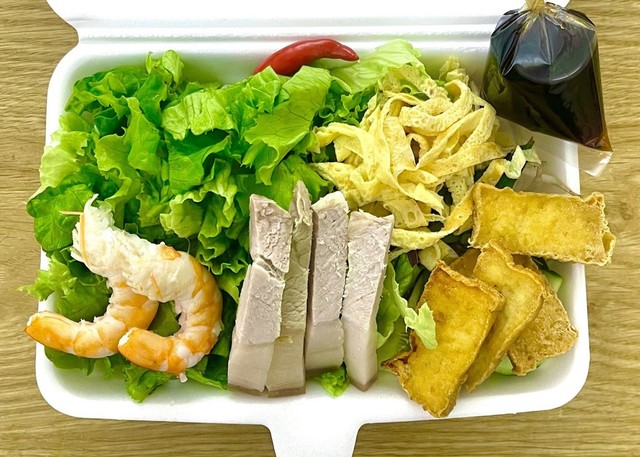 Bún Nước Tương, Trái Cây Tươi Thập Cẩm, Bánh Tráng Thịt Luộc - Giai Kỳ Quán
