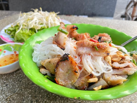 Bún Thịt Nướng Chú Cảnh Vũng Tàu Bến Đình - 225 Lê Lợi