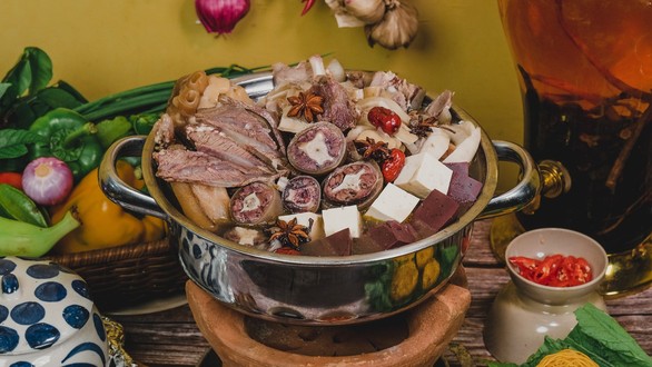 Lầu Bò Gốc - BBQ, Món Nướng & Lẩu Bò