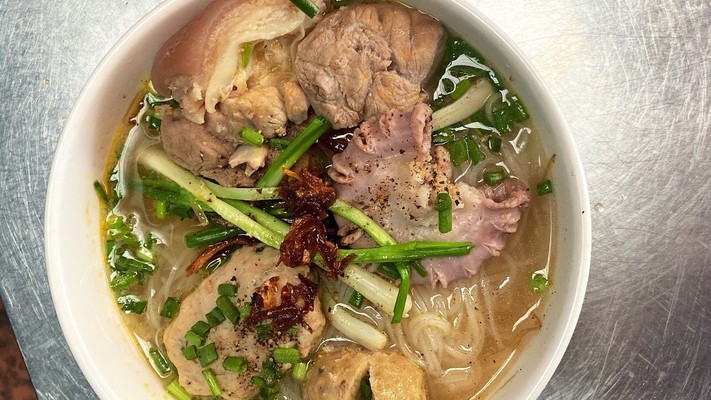 Bún Bò Huế Lâm Gia