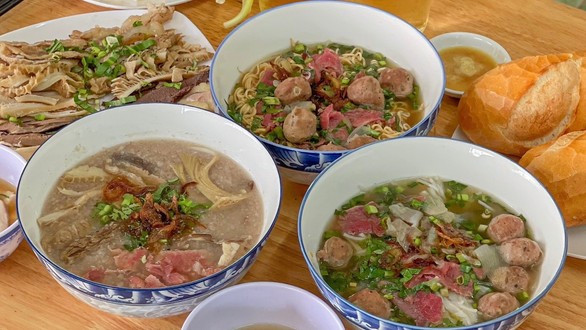 Cháo Bò Dì Hai - Nguyễn Văn Cừ