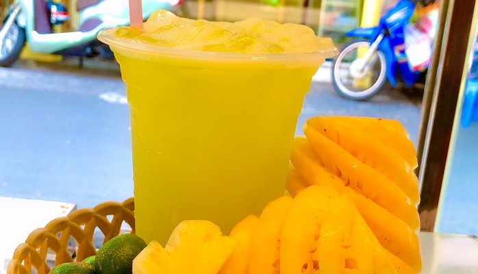 Nước Mía Thơm & Rau Má Đậu Xanh Cô Tú - Xóm Chiếu